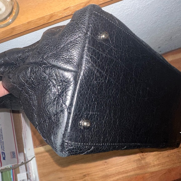 CHANEL On The Road Large Tote - Picture 8 of 15